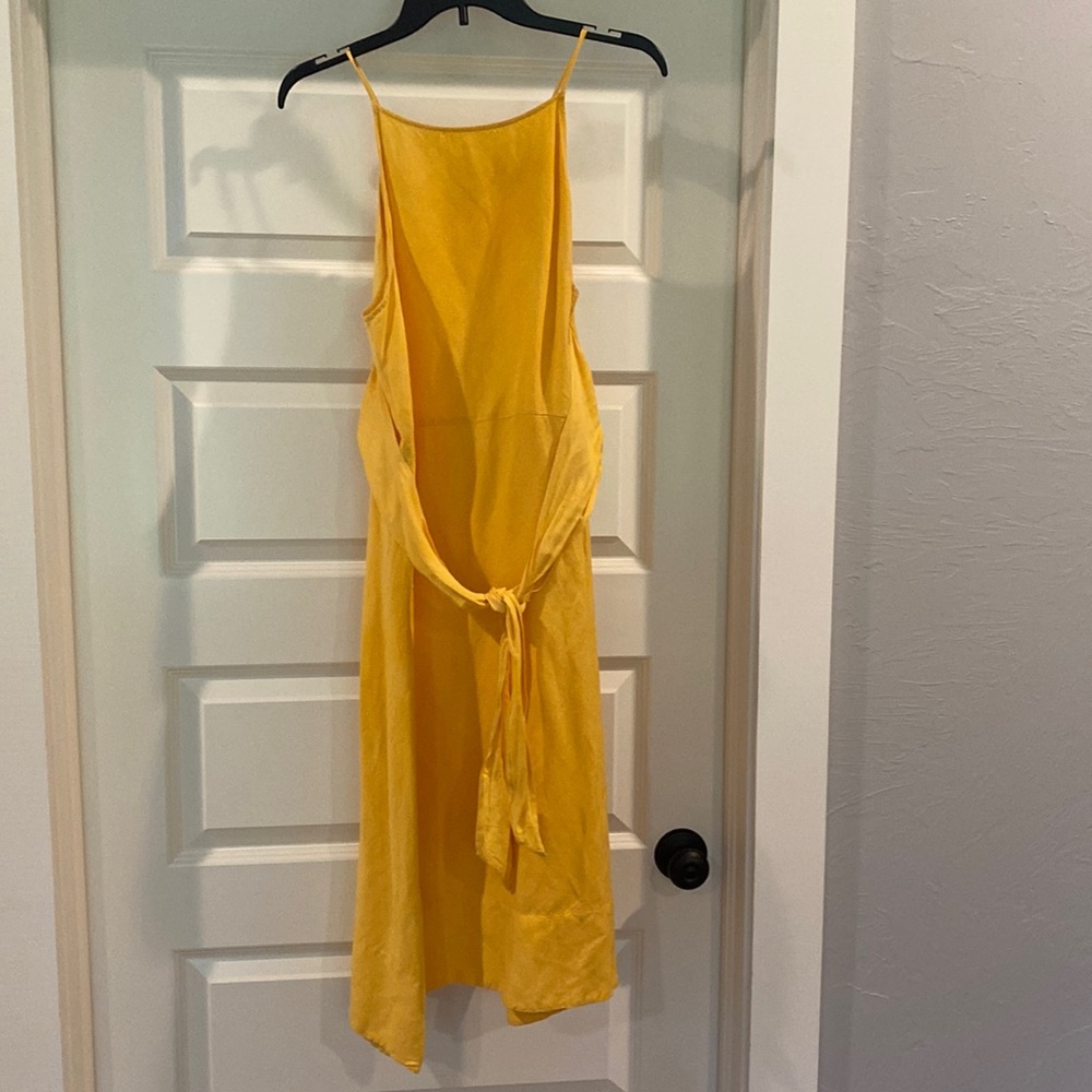 Elegant Yellow Sleeveless Dress